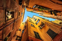 case centro storico genova.jpg - {case centro storico genova.jpg} - [43984]