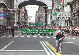 alpini a genova.png - {alpini a genova.png} - [44129]