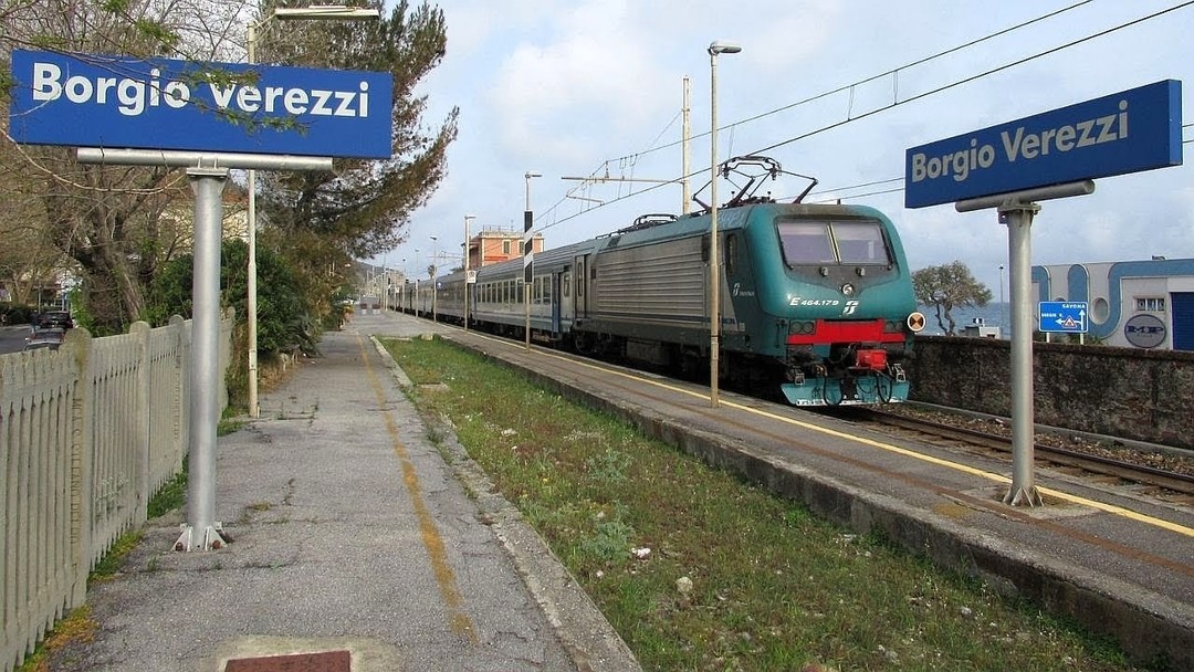 stazione borgio verezzi.jpg - {stazione borgio verezzi.jpg} - [44266]