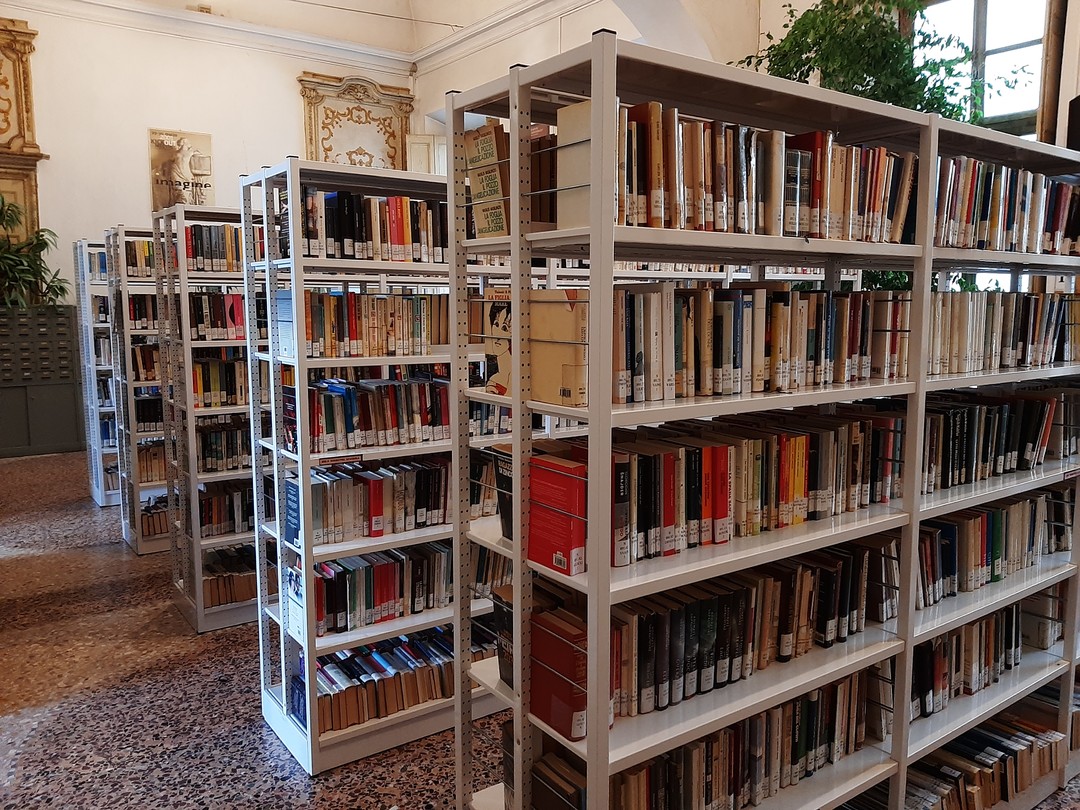 Biblioteca ScaffalatureNuove.jpg - {Biblioteca ScaffalatureNuove.jpg} - [44586]