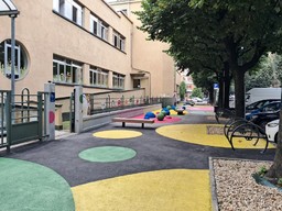 Piazzetta scolastica.jpg - {Piazzetta scolastica.jpg} - [44876]