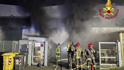 IncendioVolpiano.jpg - {IncendioVolpiano.jpg} - [44972]
