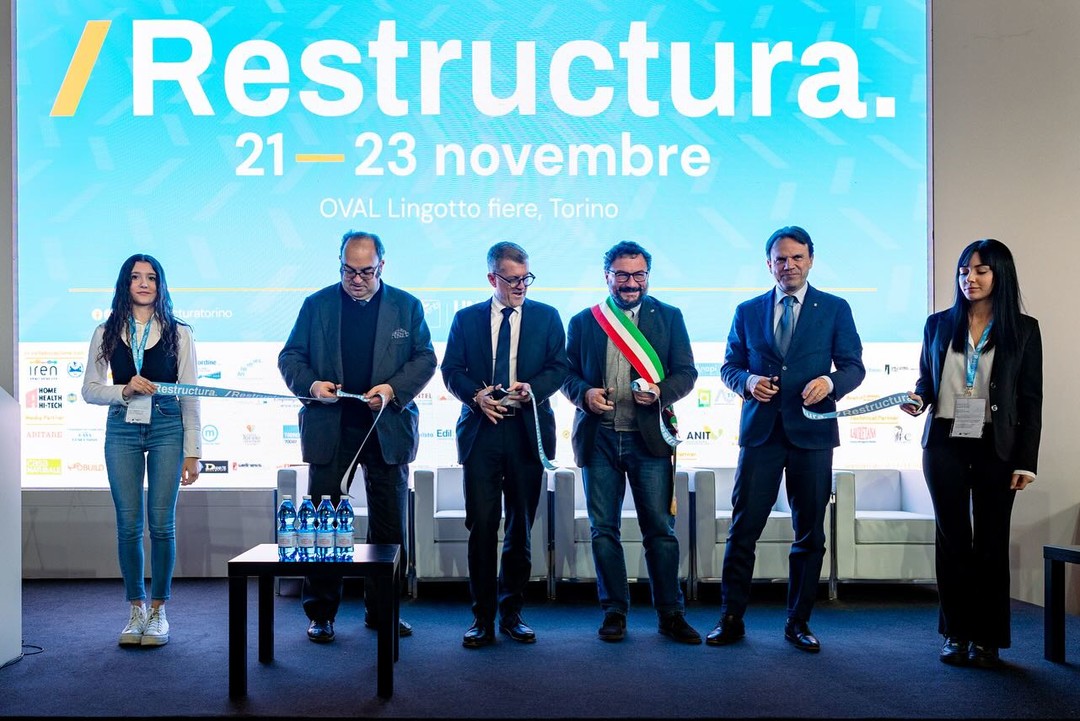 Il taglio del nastro di Restructura 2024.jpg - {Il taglio del nastro di Restructura 2024.jpg} - [45772]