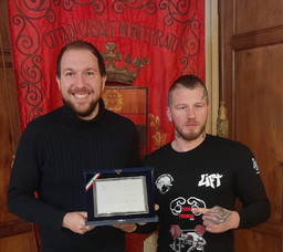 CampioneCasalesePowerLifting.jpg - {CampioneCasalesePowerLifting.jpg} - [46020]