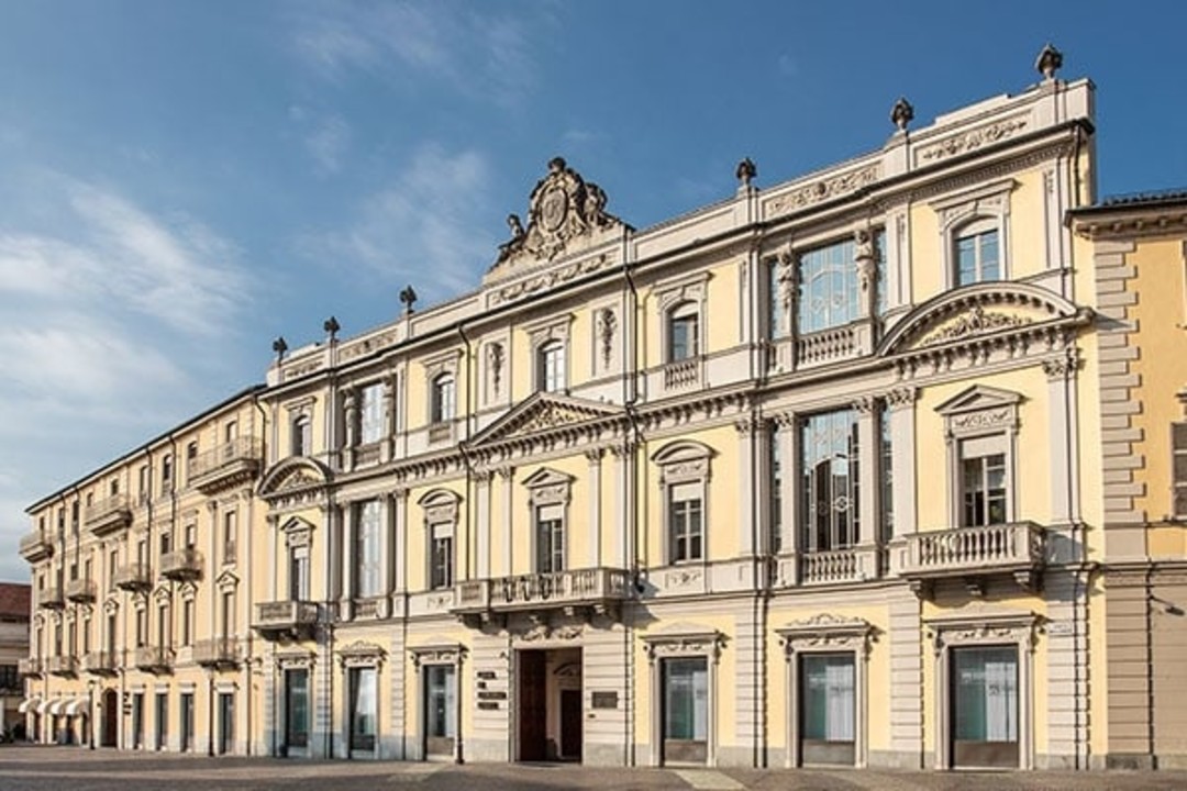 Foto sede Banca di Asti.jpg - {Foto sede Banca di Asti.jpg} - [46405]