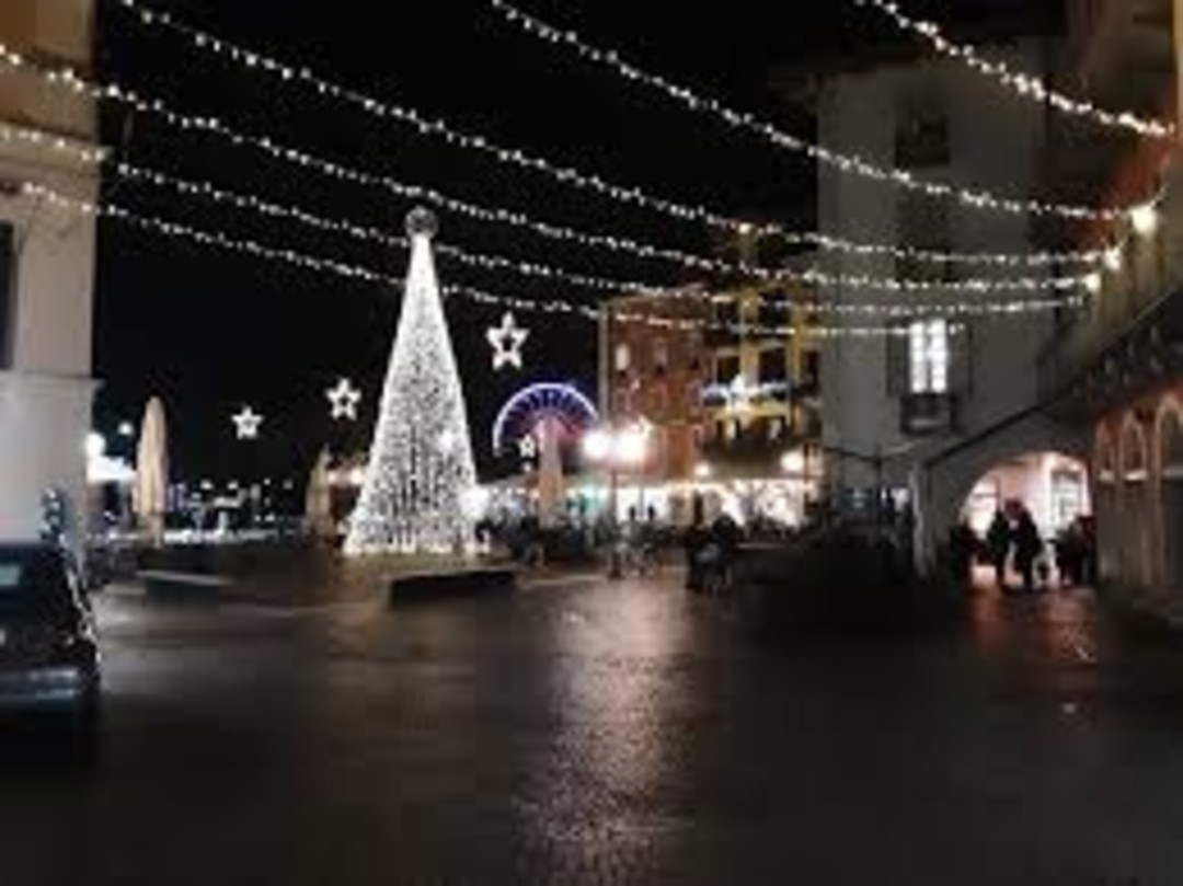 Natale a Verbania.jfif - {Natale a Verbania.jfif} - [46878]