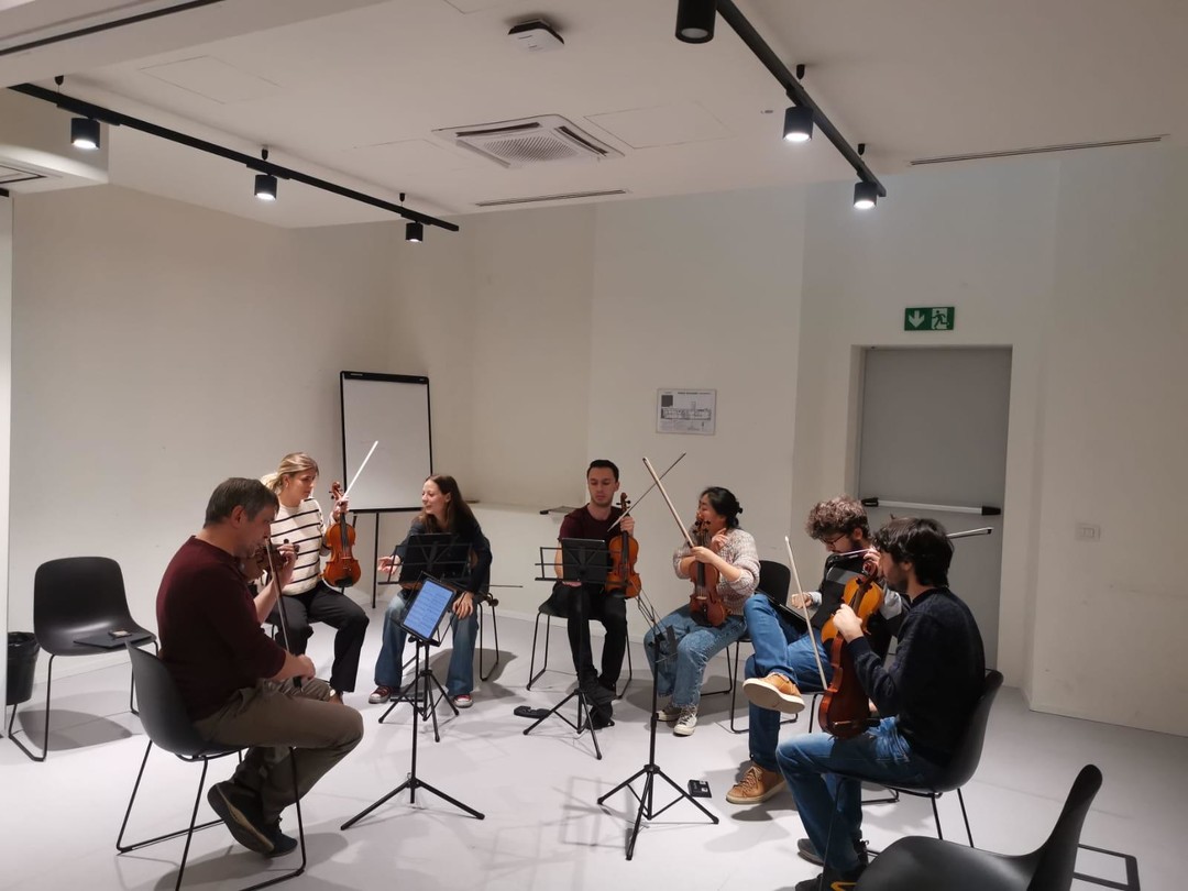 LiceiMusicaliOrchestraCameraSnodi.jpeg - {LiceiMusicaliOrchestraCameraSnodi.jpeg} - [46934]