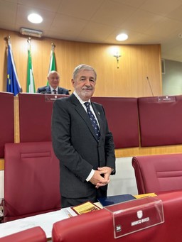bucci presidente.jpg - {bucci presidente.jpg} - [47127]