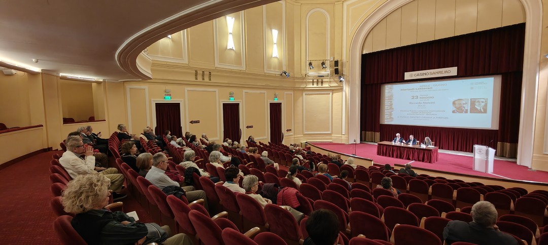 Casinò_di_Sanremo_-teatro.jpg - {Casinò_di_Sanremo_-teatro.jpg} - [47962]