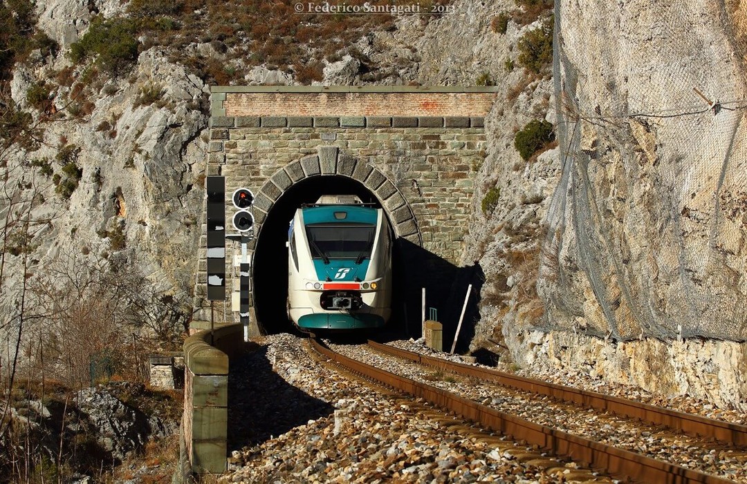 treno.jpg - {treno.jpg} - [48130]