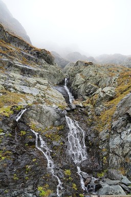 waterfall-6724514_640.jpg - {waterfall-6724514_640.jpg} - [48354]
