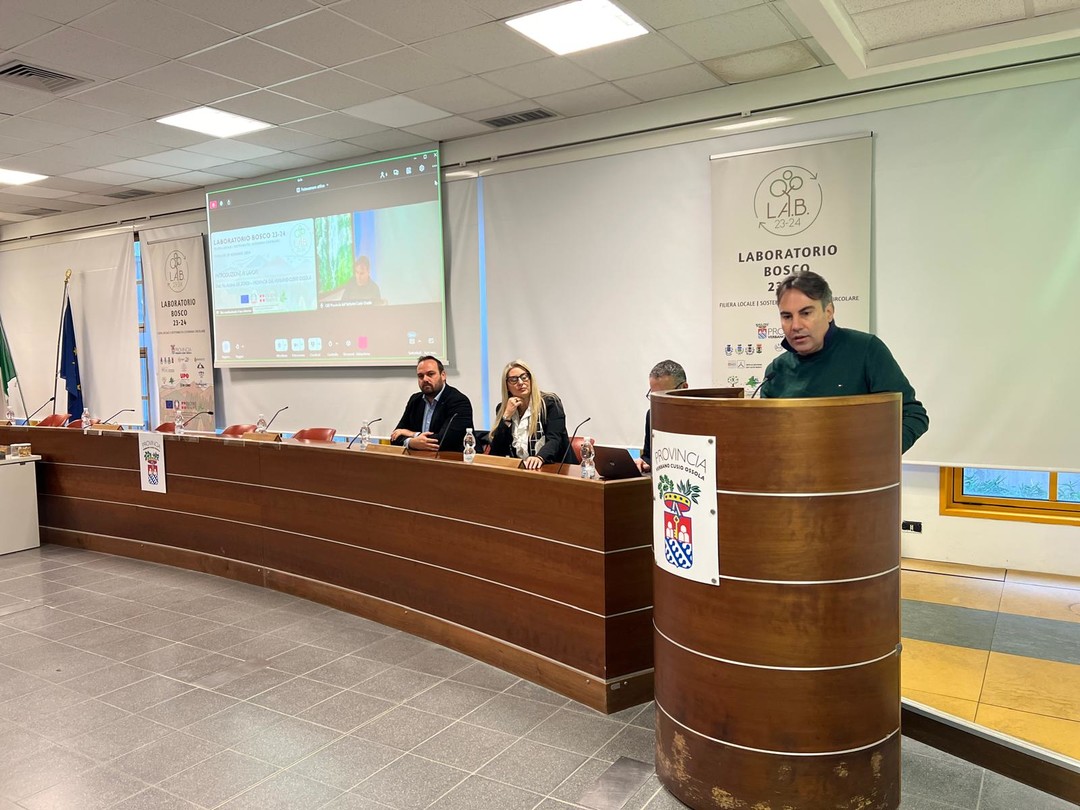 laboratorio_bosco.jpeg - {laboratorio_bosco.jpeg} - [48691]