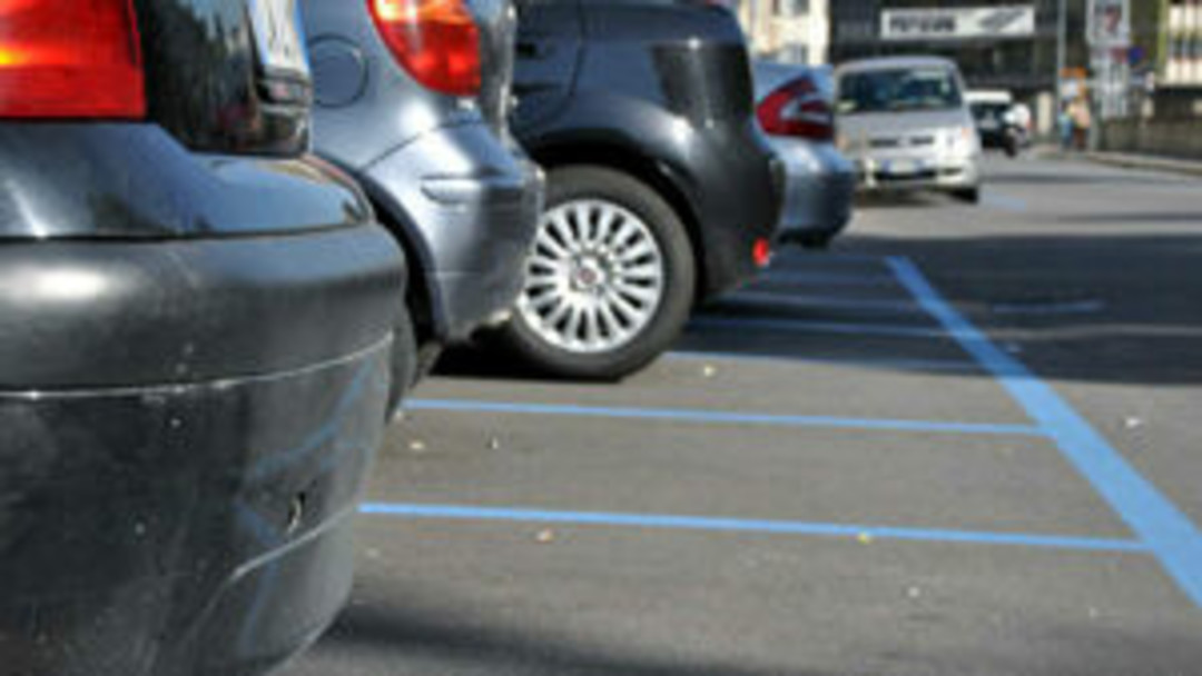 parcheggio-a-pagamento-auto-mb-580x300-2-2.jpg - {parcheggio-a-pagamento-auto-mb-580x300-2-2.jpg} - [50117]