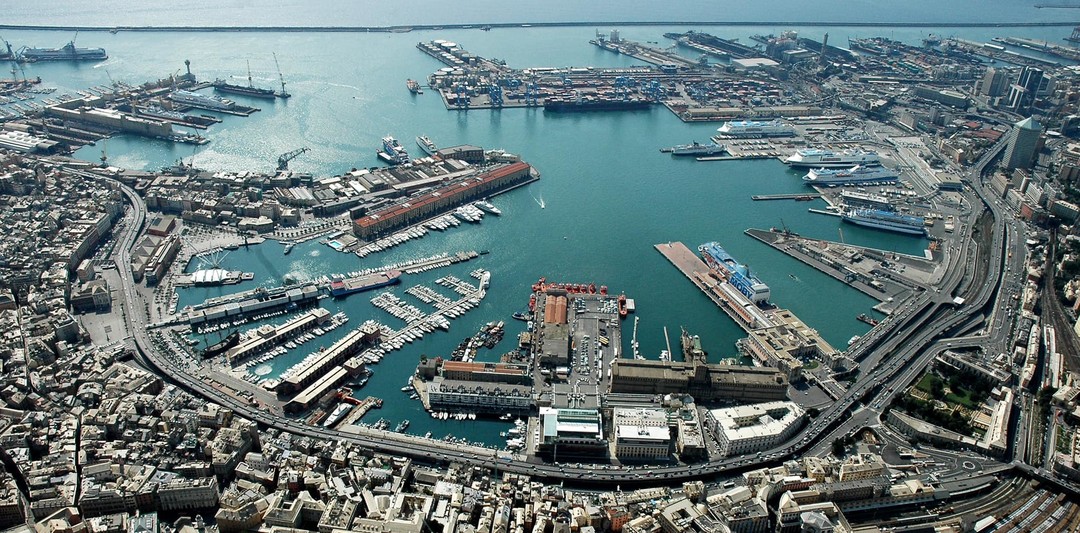 porto di genova.jpg - {porto di genova.jpg} - [50948]