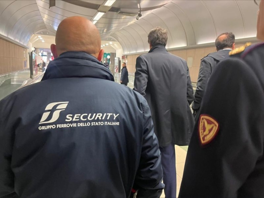 FS Security.jpg - {FS Security.jpg} - [50980]