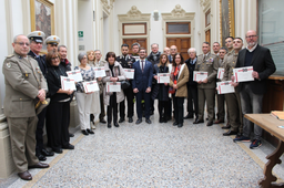 trentennale-alluvione-riconoscimenti_12_2024_lbianchi-2.png - {trentennale-alluvione-riconoscimenti_12_2024_lbianchi-2.png} - [51132]