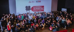 ScuolaPrimaFila.jpeg - {ScuolaPrimaFila.jpeg} - [52111]