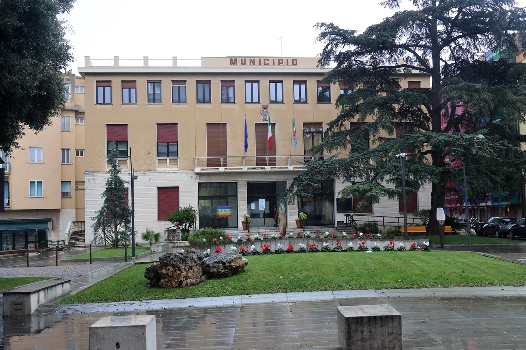 Vado Ligure Comune municipio.jpg - {Vado Ligure Comune municipio.jpg} - [52343]