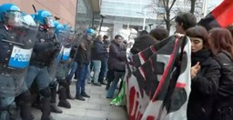 Foto scontri del 13 dicembre 2024 (1).jpg - {Foto scontri del 13 dicembre 2024 (1).jpg} - [53010]