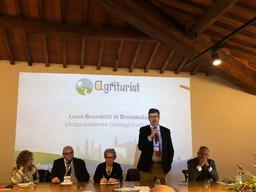 Agriturist.JPG - {Agriturist.JPG} - [53915]