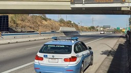 polizia stradale.jpg - {polizia stradale.jpg} - [54219]