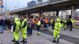 porto genova morto.jpg - {porto genova morto.jpg} - [54539]