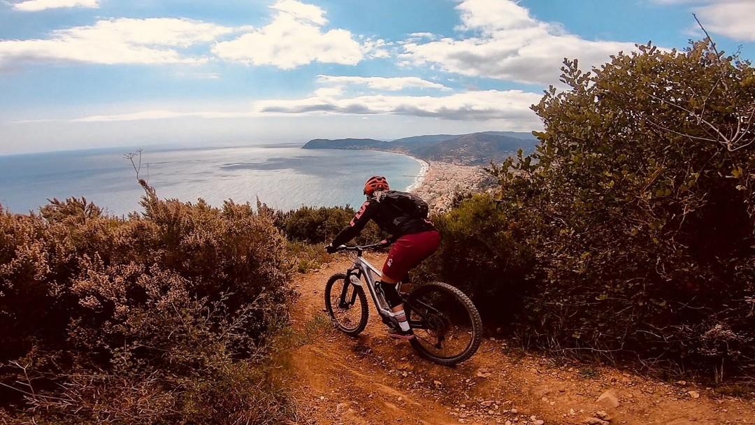 Alassio_Mountain bike.jpeg - {Alassio_Mountain bike.jpeg} - [55403]