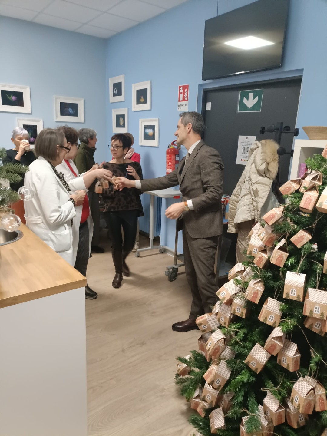 Natale in Oncologia (4).jpg - {Natale in Oncologia (4).jpg} - [56227]