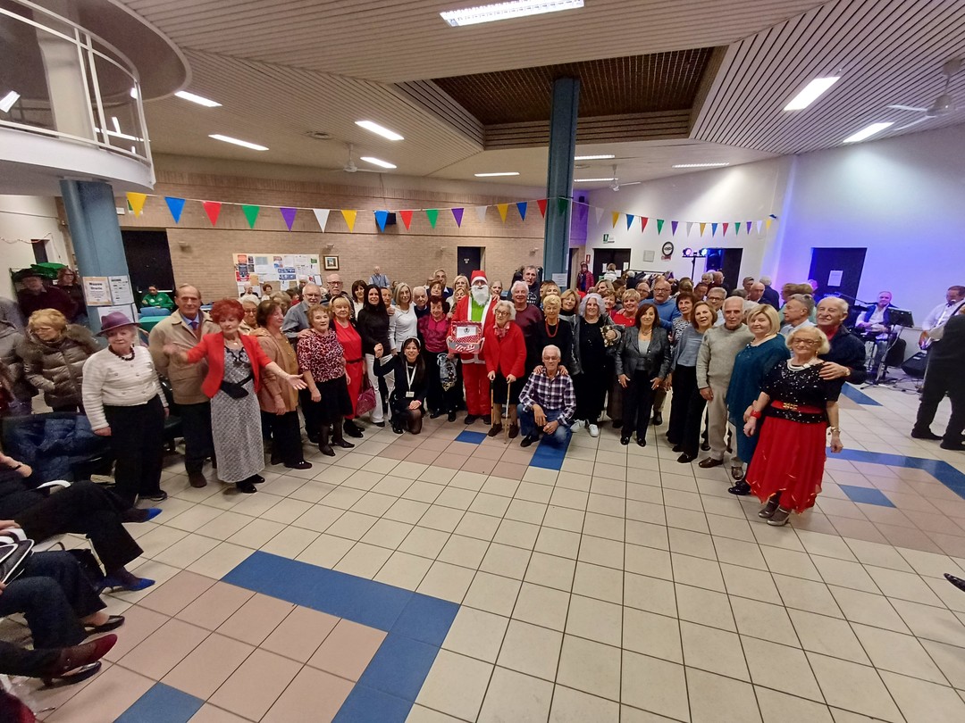 festa_natale_terza_eta_2.jpg - {festa_natale_terza_eta_2.jpg} - [56812]