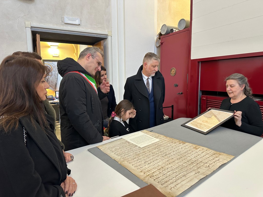 1227 visita Giuli archivio 1.jfif - {1227 visita Giuli archivio 1.jfif} - [56884]