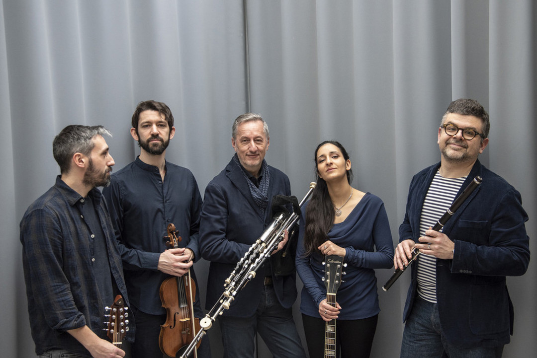 221.jpg - {221.jpg} - [57028]