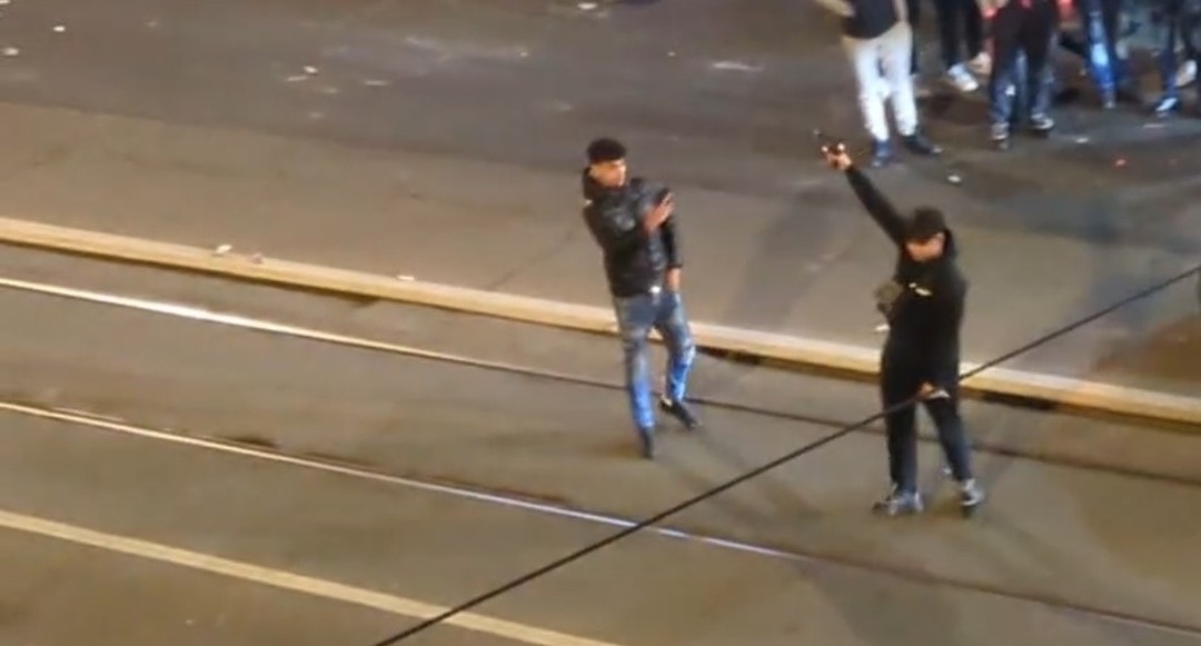 Dilaga la delinquenza nelle periferie torinesi - foto.jpeg - {Dilaga la delinquenza nelle periferie torinesi - foto.jpeg} - [57149]