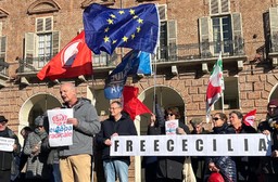 Europa Radicale chiede la liberazione.jpg - {Europa Radicale chiede la liberazione.jpg} - [57479]