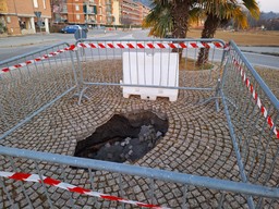 Rotonda Parco Europa.jpg - {Rotonda Parco Europa.jpg} - [58298]