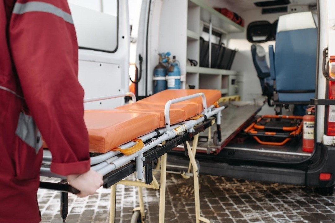 Ambulanza barella.jpg - {Ambulanza barella.jpg} - [58754]