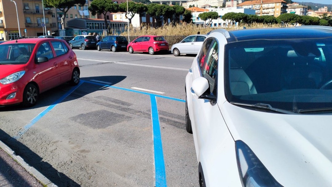 parcheggi.jpg - {parcheggi.jpg} - [58770]