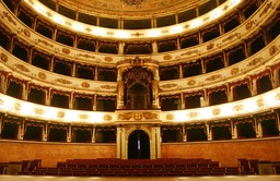 teatro interno.jpg - {teatro interno.jpg} - [59179]