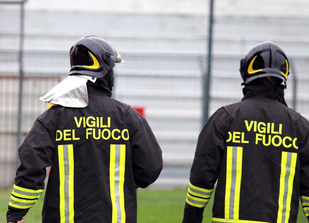 vigili del  fuoco.jpg - {vigili del  fuoco.jpg} - [59211]