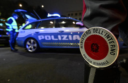 polizia stradale.jpg - {polizia stradale.jpg} - [59749]
