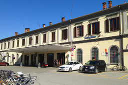Stazione di Savigliano.jpg - {Stazione di Savigliano.jpg} - [60053]