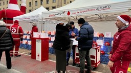 Immagine Croce rossa panettoni solidali.jpg - {Immagine Croce rossa panettoni solidali.jpg} - [61703]
