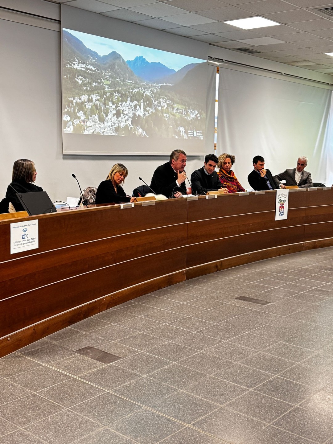 L'assemblea.jpg - {L'assemblea.jpg} - [62007]