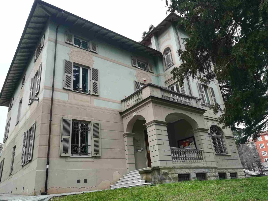 BibliotecaSerravalleScrivia.jpg - {BibliotecaSerravalleScrivia.jpg} - [62015]
