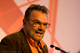 Immagine Foto Oliviero Toscani.jpg - {Immagine Foto Oliviero Toscani.jpg} - [62447]