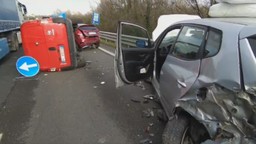 Immagine INCIDENTE STRADALE.jpg - {Immagine INCIDENTE STRADALE.jpg} - [62543]