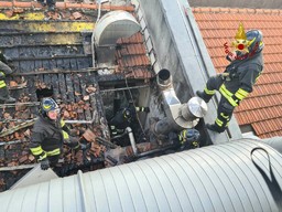incendio-magazzini-cotone-902931.jpg - {incendio-magazzini-cotone-902931.jpg} - [63695]