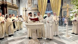 Fossano apertura giubileo benedizio (3010660).jpg - {Fossano apertura giubileo benedizio (3010660).jpg} - [63824]