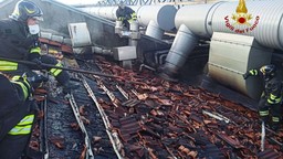 incendio magazzini cotone.jpg - {incendio magazzini cotone.jpg} - [64779]