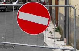 Divieto di transito.jpg - {Divieto di transito.jpg} - [65347]