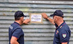 Chiuso un bar - foto Polizia.jpg - {Chiuso un bar - foto Polizia.jpg} - [67642]